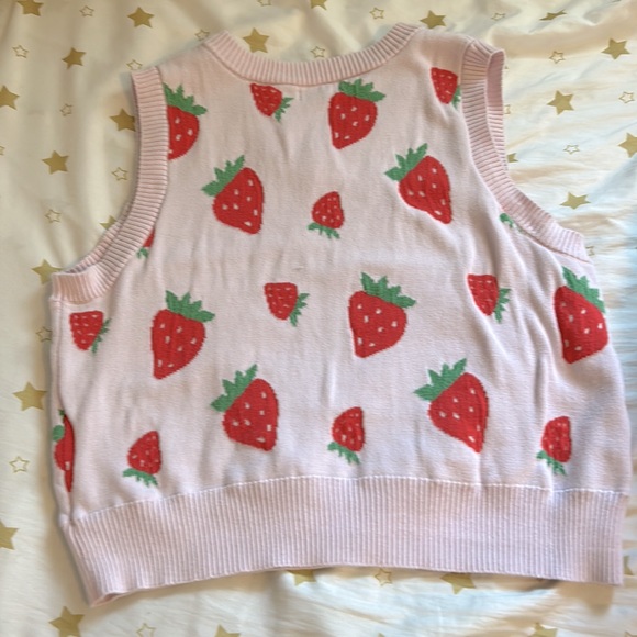 Art Class XL (14/16) Childs Size Strawberry Vest - Picture 2 of 3